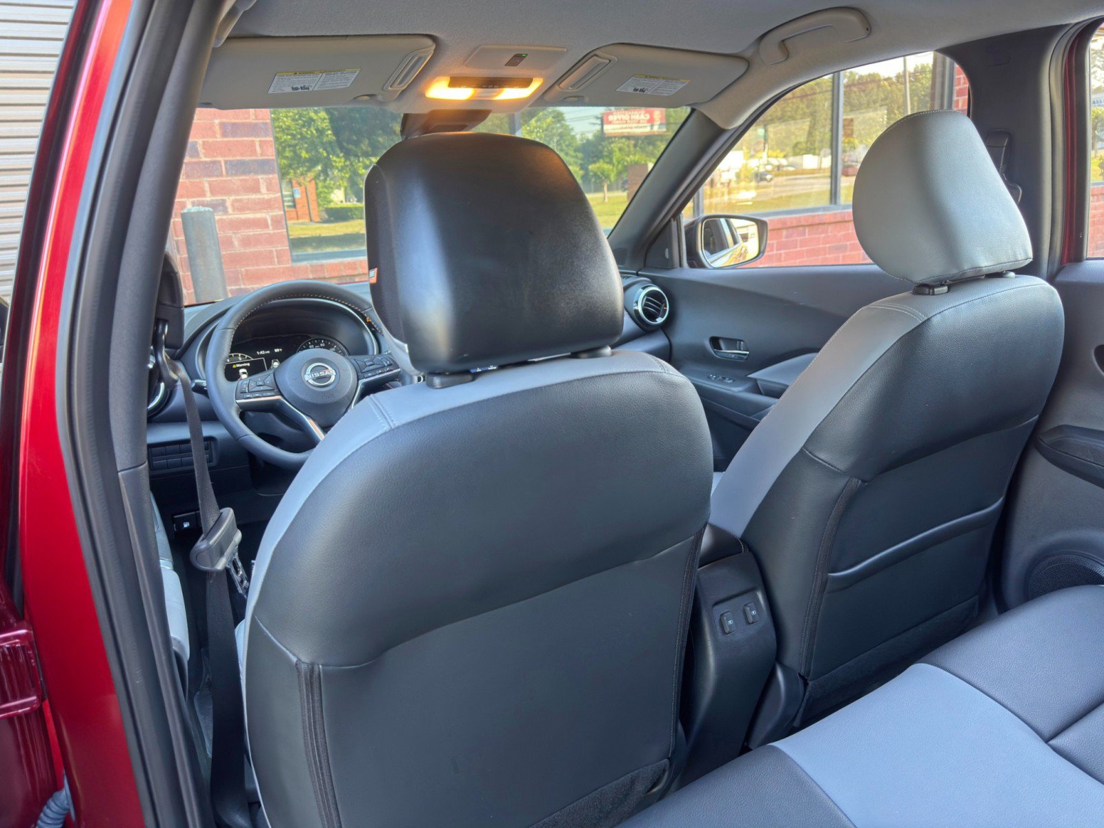 Used 2023 Nissan Kicks SR w/ SR Premium Package FWD image 31