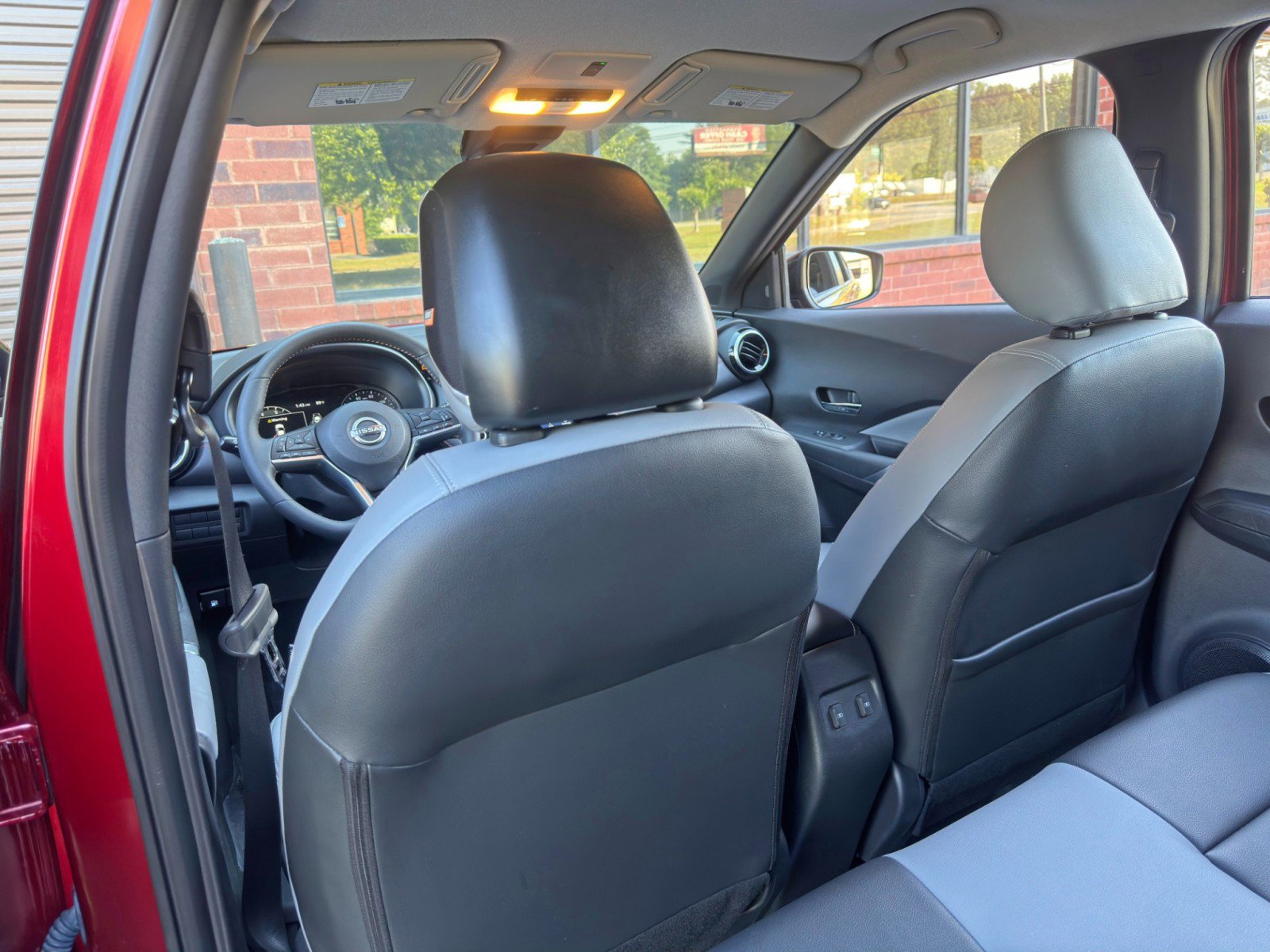 Used 2023 Nissan Kicks SR w/ SR Premium Package FWD image 31