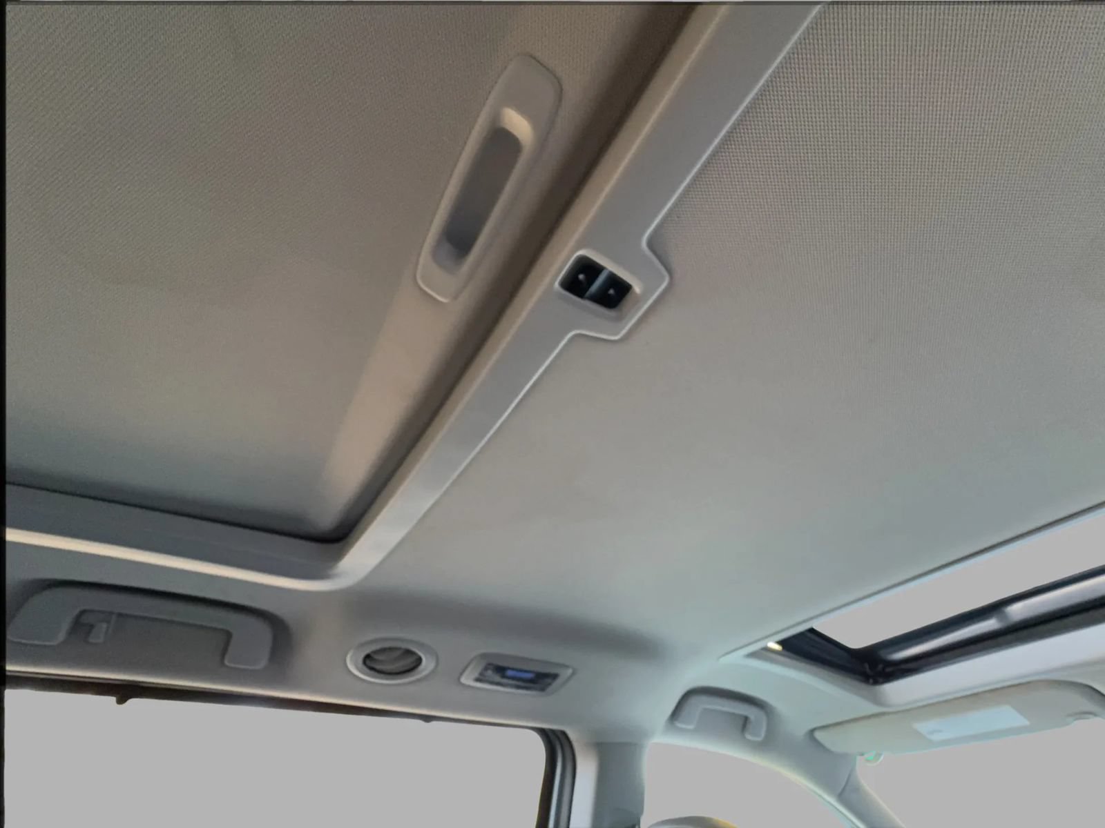 Used 2015 Toyota Sienna Limited FWD image 40