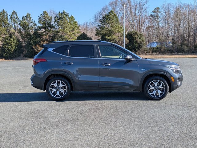 Used 2021 Kia Seltos EX AWD/4WD image 3