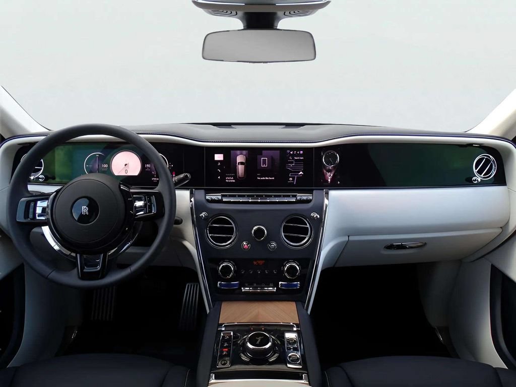 Certified 2025 Rolls-Royce Cullinan AWD/4WD video 4
