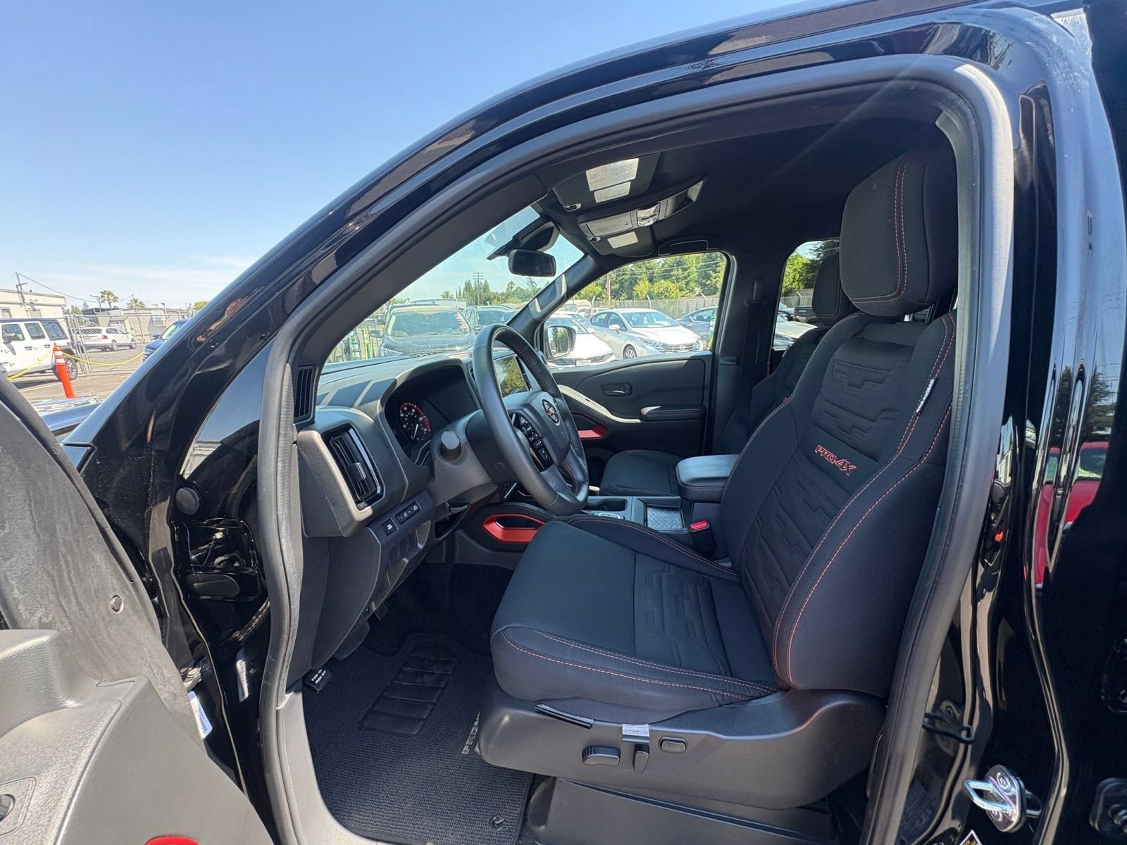 Used 2026 Nissan Frontier PRO-4X AWD/4WD image 27