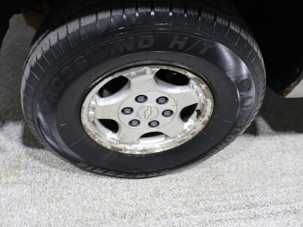 Used 2002 Chevrolet Silverado 1500 LS w/ Off-Road Chassis Pkg image 9