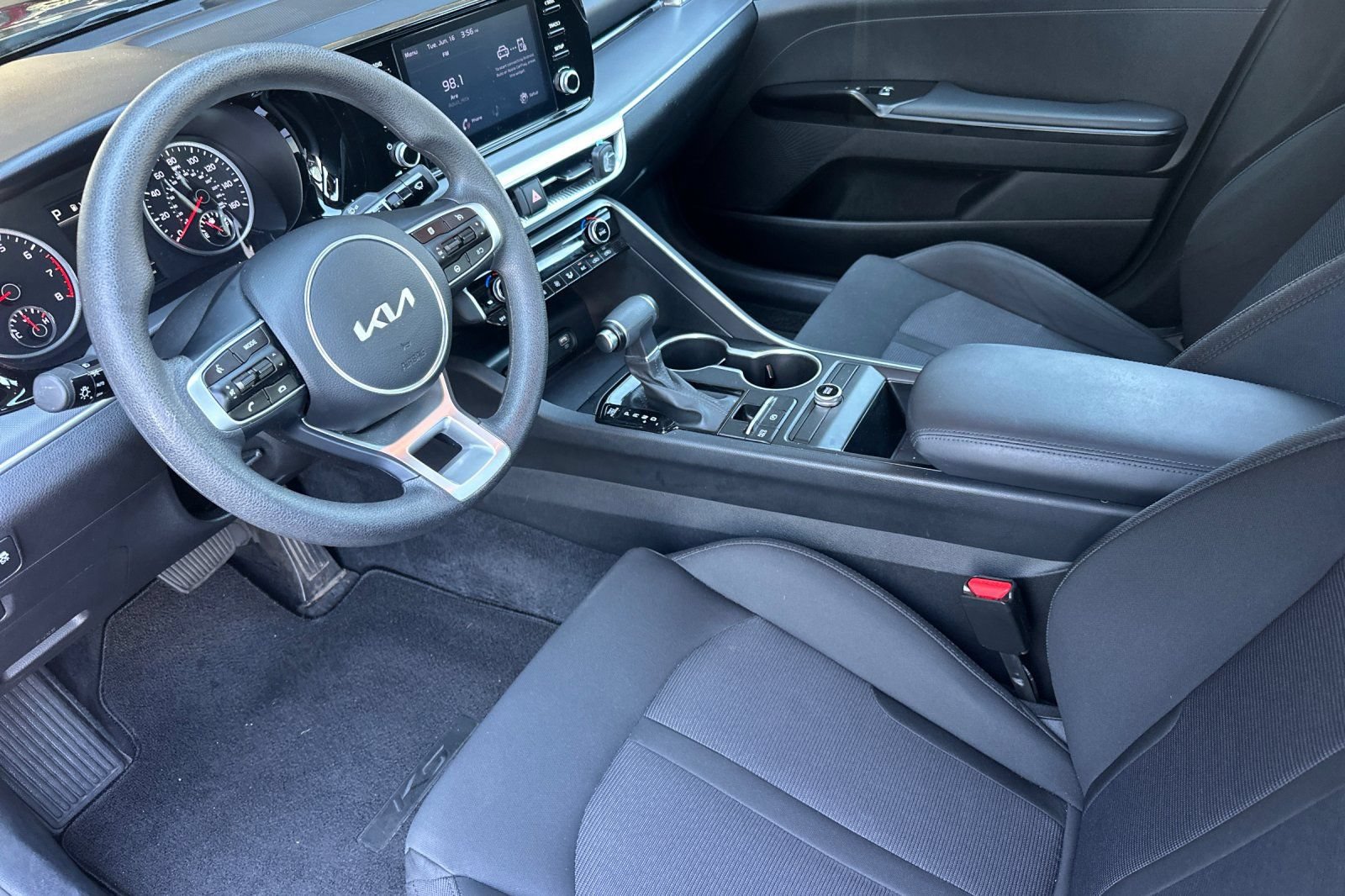 Used 2024 Kia K5 LXS FWD image 11