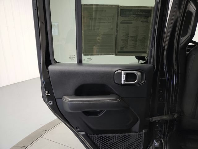 Used 2019 Jeep Wrangler Unlimited Sahara AWD/4WD image 26