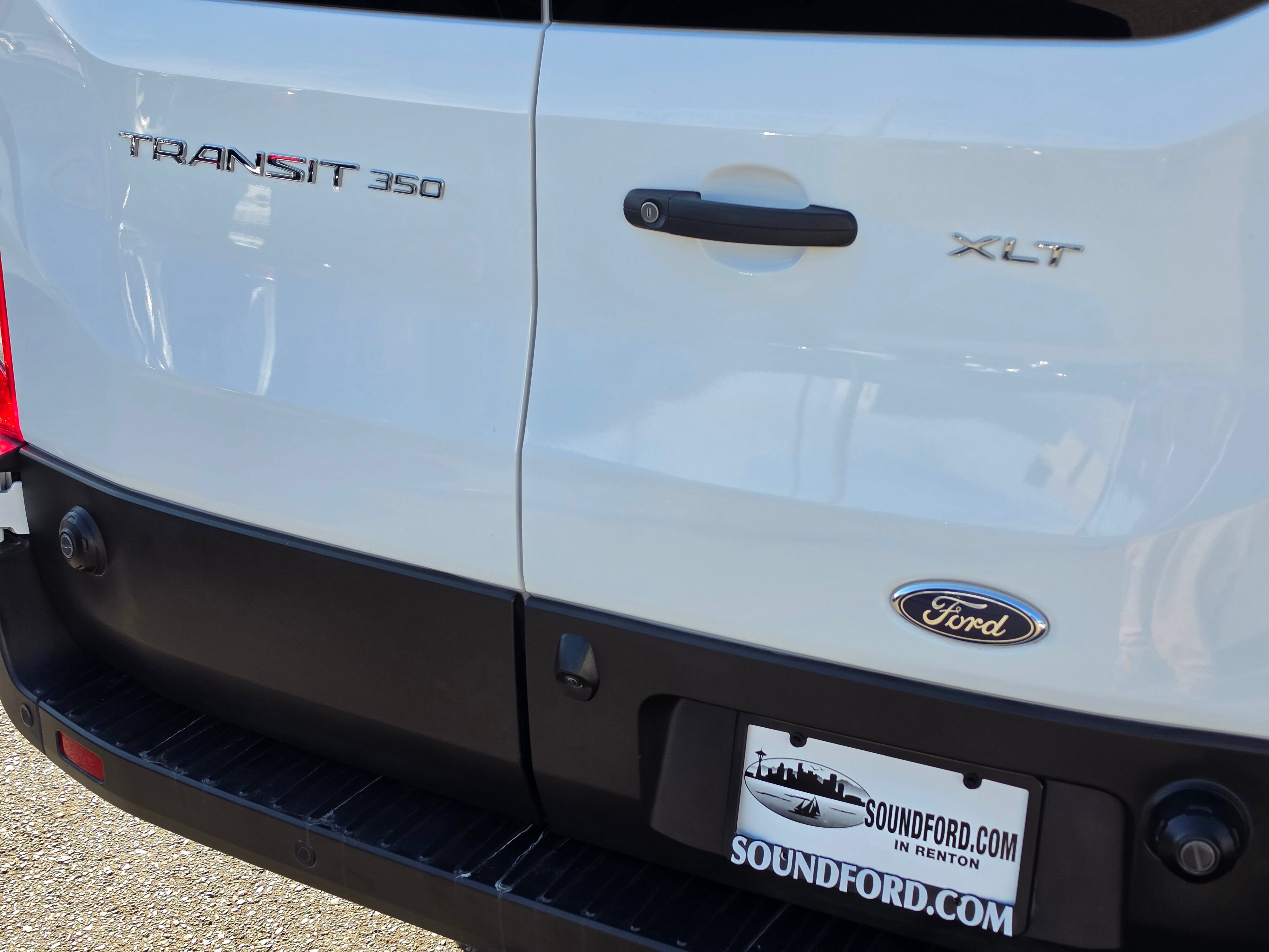 Used 2024 Ford Transit 350 XLT RWD image 17