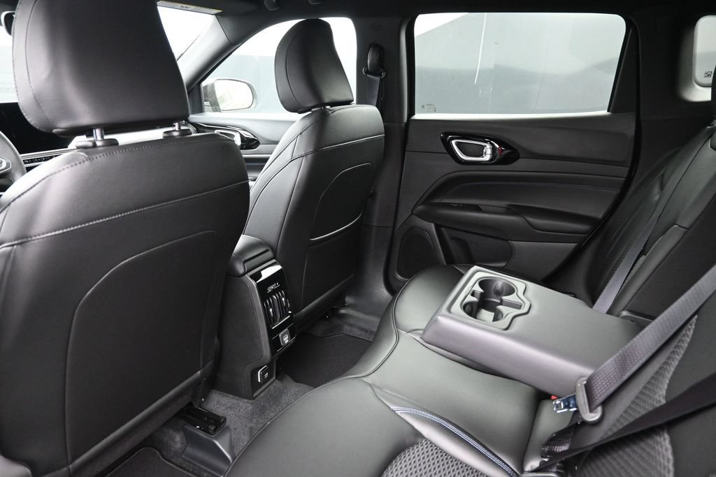 New 2026 Jeep Compass Latitude AWD/4WD image 22
