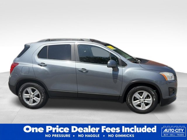 Used 2015 Chevrolet Trax LT w/ LT Sun and Sound Package FWD image 30