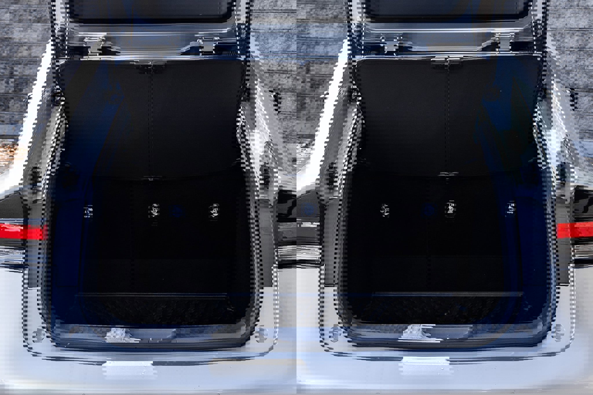 Used 2025 Toyota Prius LE image 18