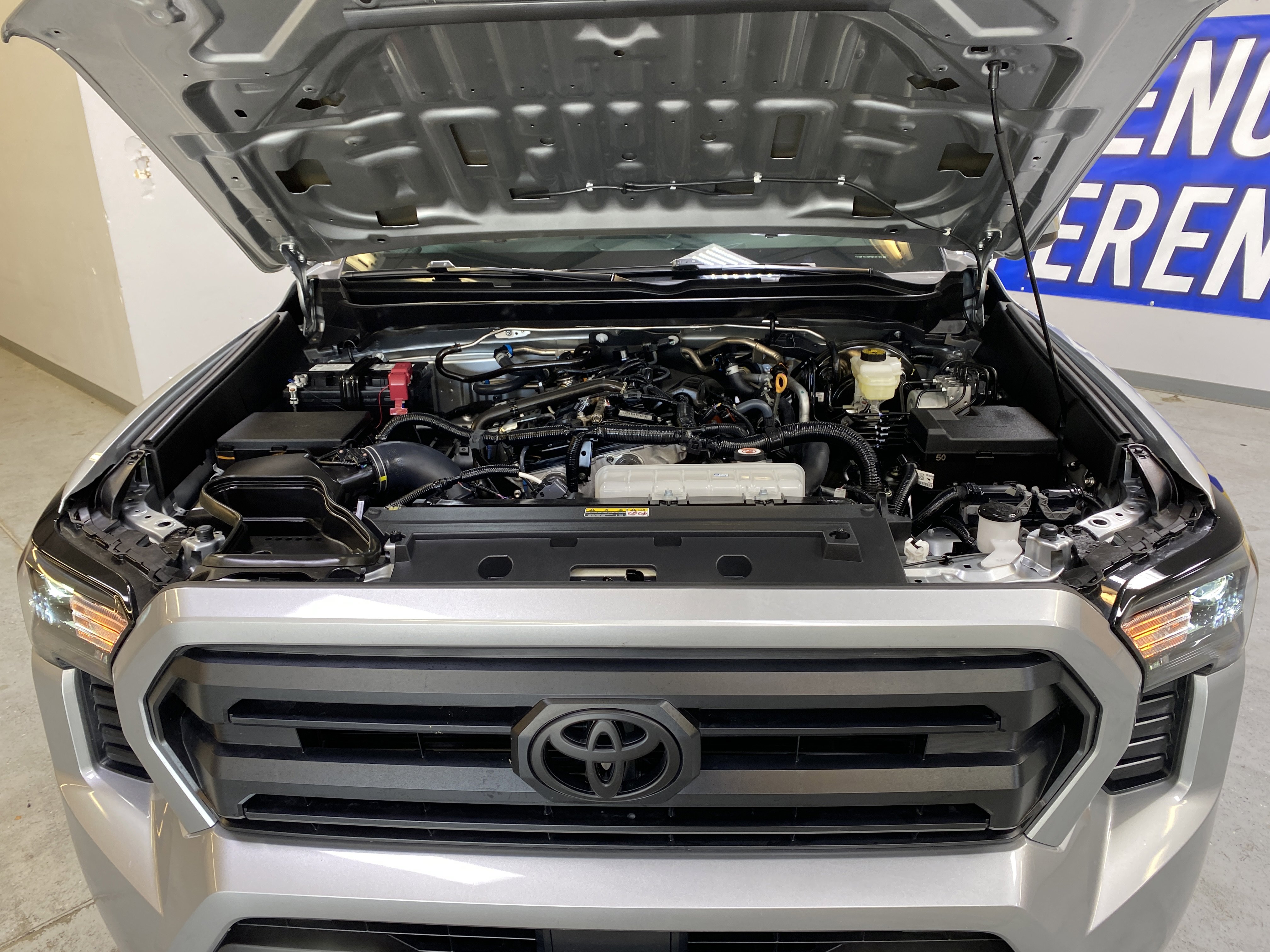Used 2025 Toyota Tacoma SR5 image 9