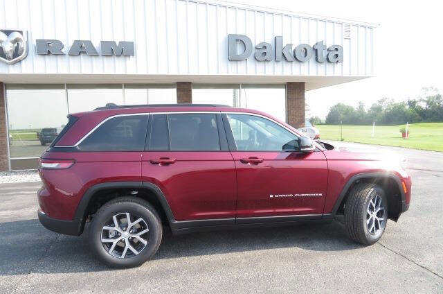 New 2025 Jeep Grand Cherokee Limited image 2