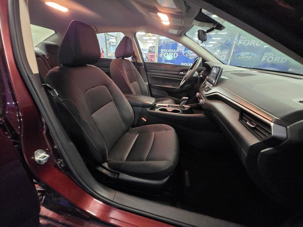 Used 2024 Nissan Altima 2.5 SV image 25