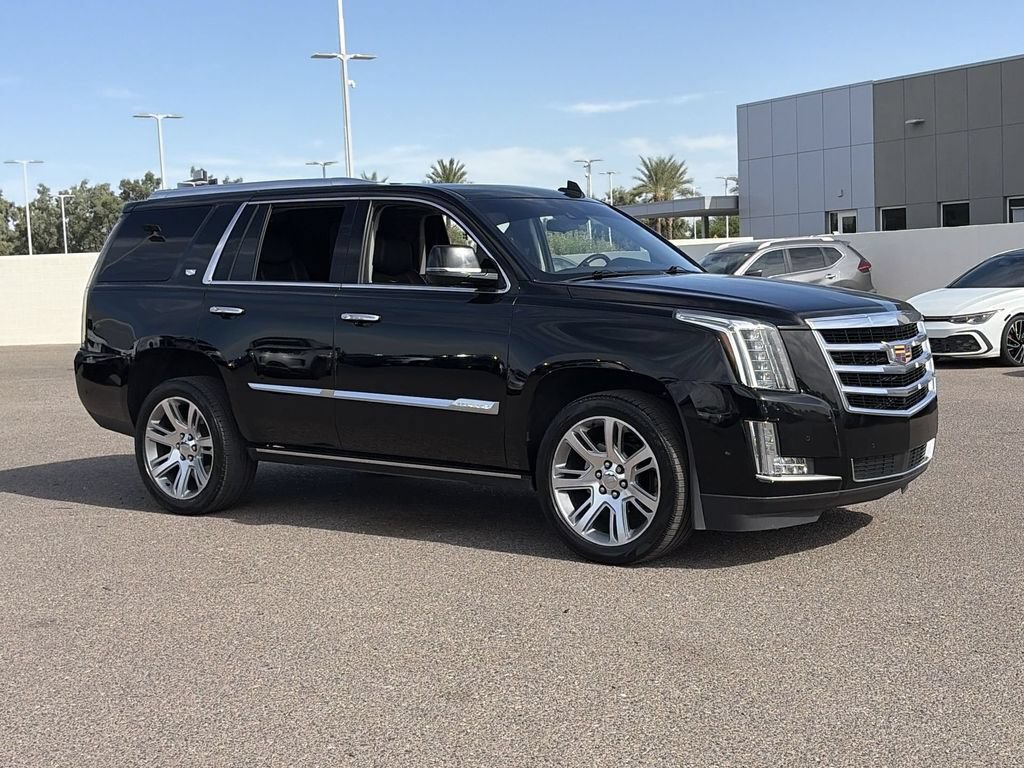 Used 2017 Cadillac Escalade Premium Luxury AWD/4WD image 5
