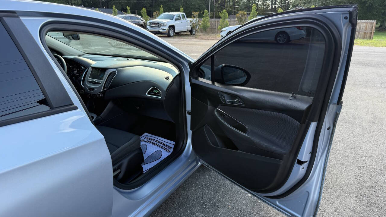 Used 2017 Chevrolet Cruze LS FWD image 16
