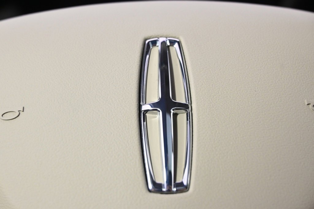 New 2025 Lincoln Corsair Reserve w/ Jet Appearance Package image 33
