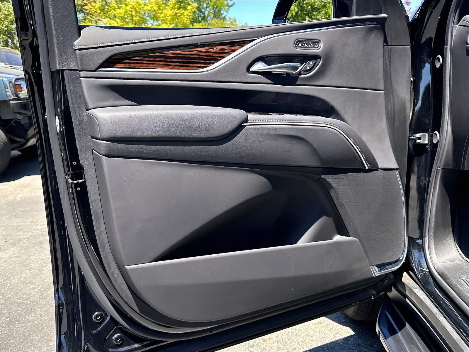 Used 2024 Cadillac Escalade Premium Luxury w/ LPO, Floor Liner Package AWD/4WD image 25