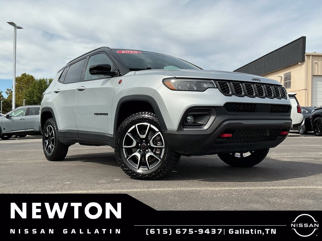 Used 2025 Jeep Compass Trailhawk AWD/4WD image 26