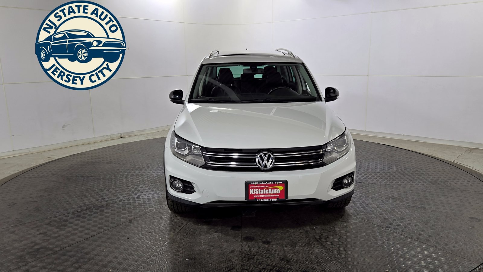 Used 2017 Volkswagen Tiguan Sport AWD/4WD image 2