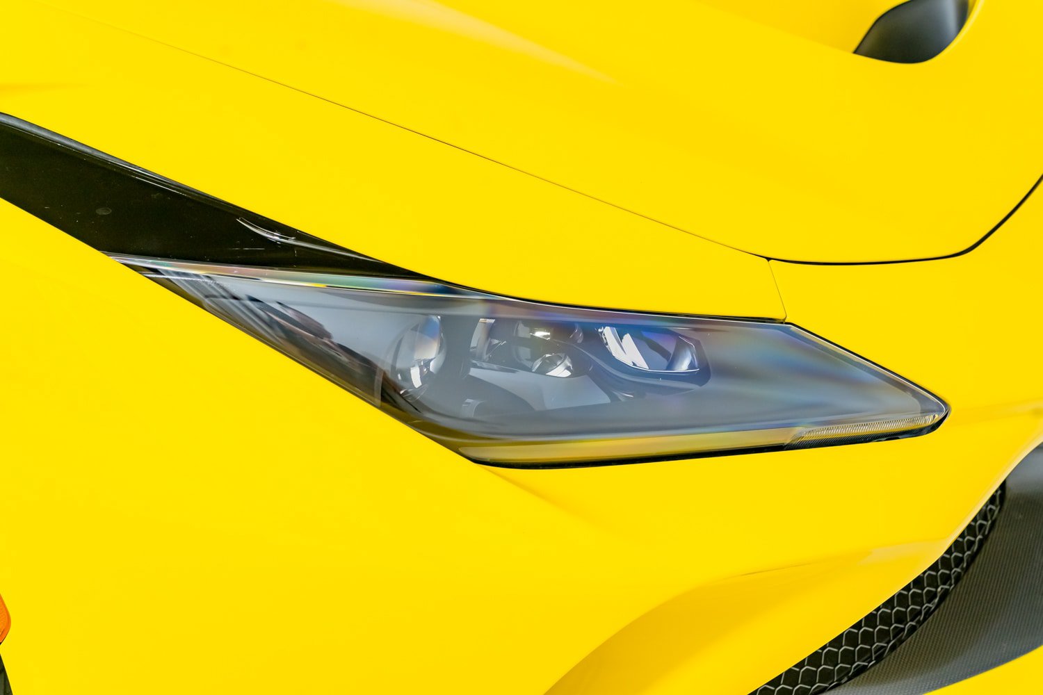 Used 2022 Ferrari F8 Tributo RWD image 44
