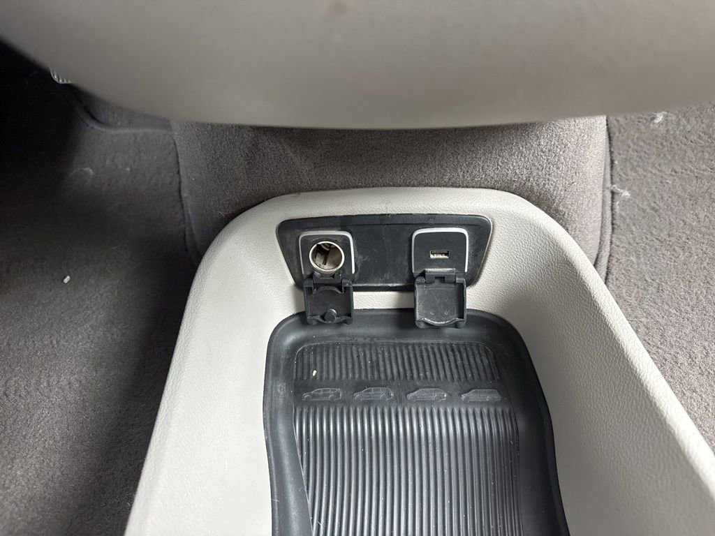 Used 2017 Chrysler Pacifica Touring-L Plus w/ Tire & Wheel Group image 32