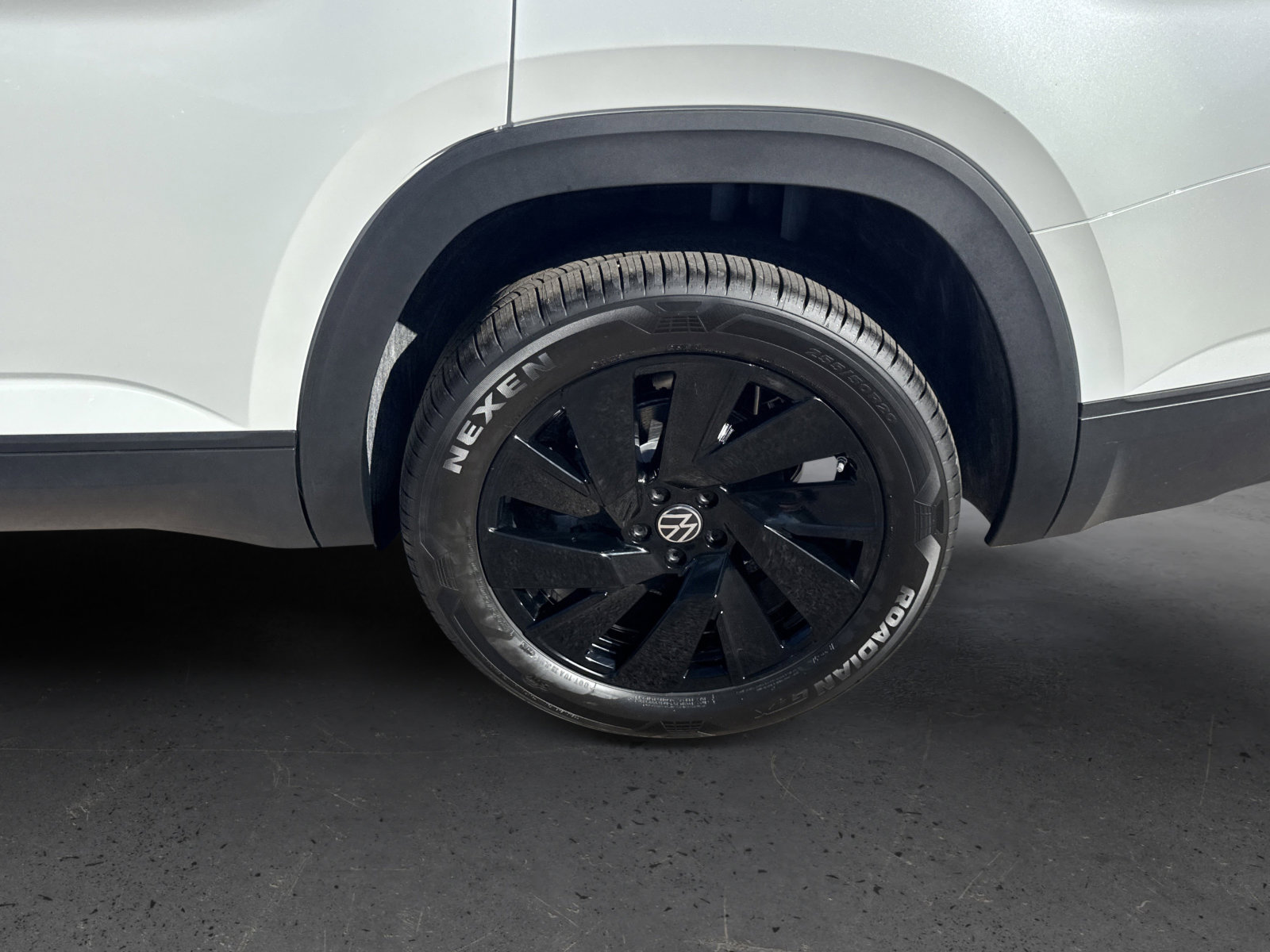 New 2026 Volkswagen Atlas SE image 9