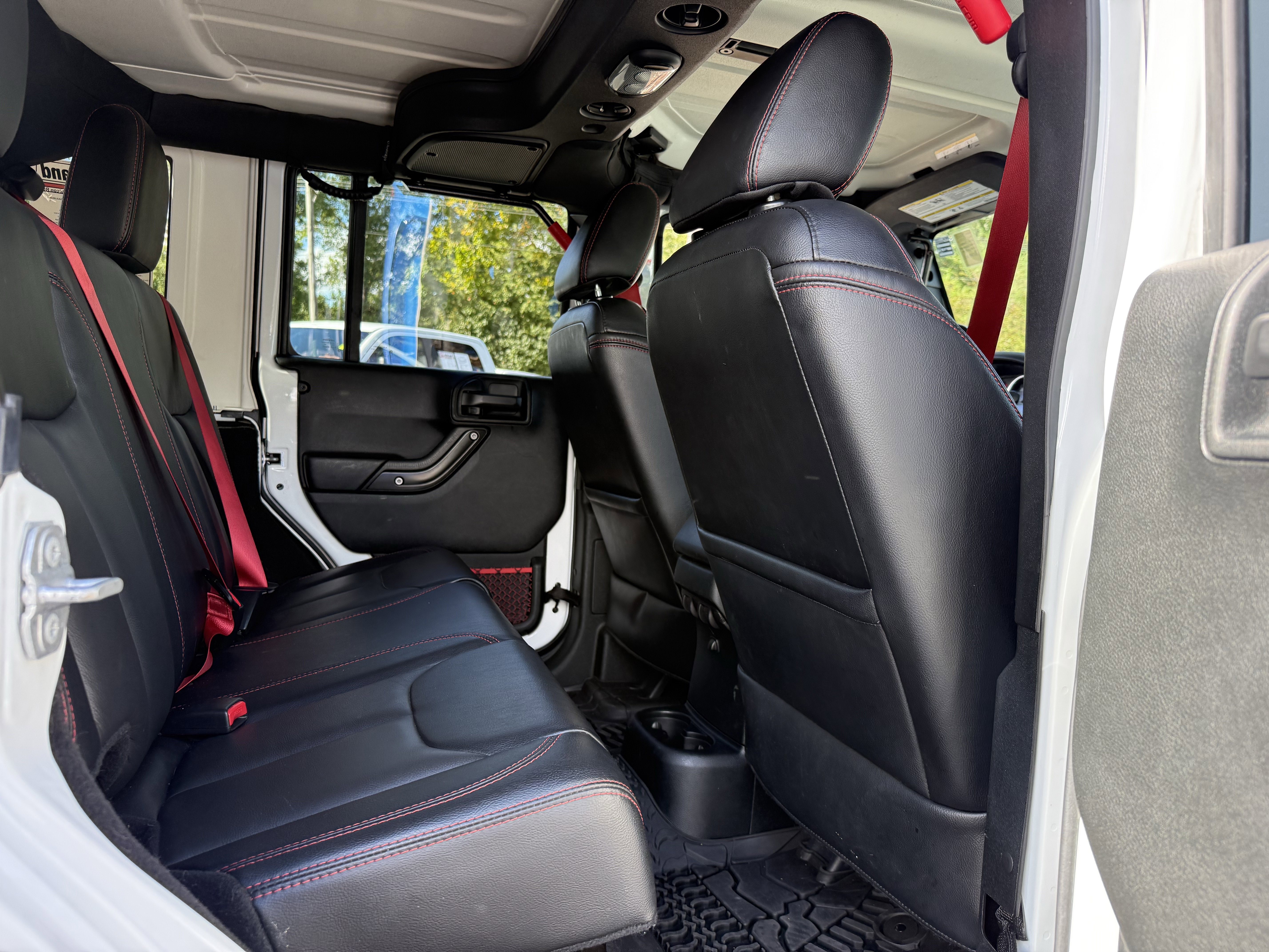 Used 2018 Jeep Wrangler Unlimited Rubicon image 15