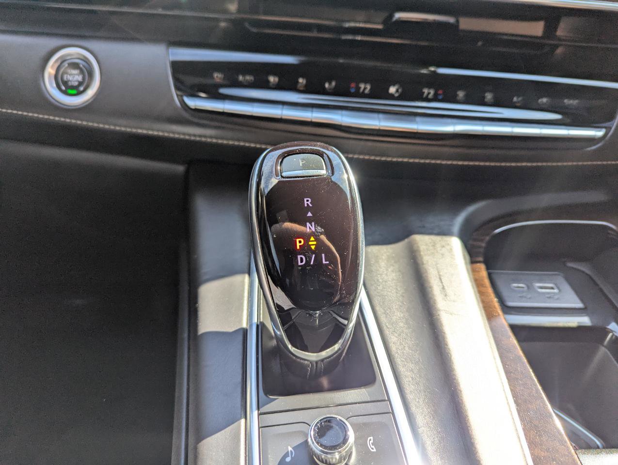 Used 2022 Cadillac Escalade ESV Sport Platinum AWD/4WD image 25