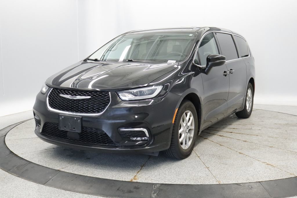 Used 2023 Chrysler Pacifica Touring-L FWD 360° Tour