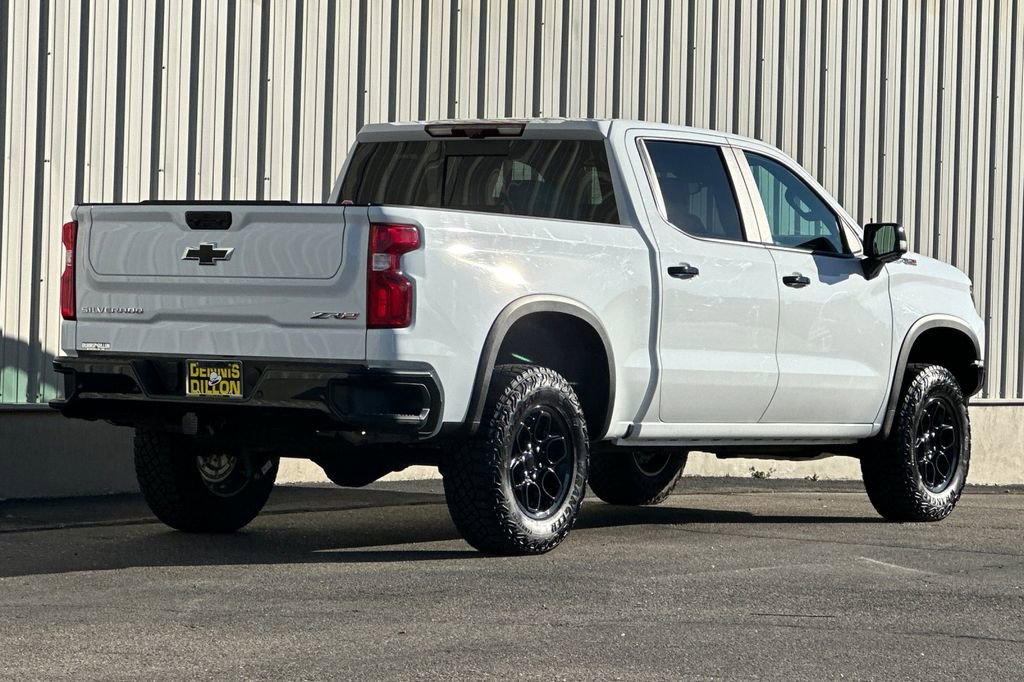 Used 2025 Chevrolet Silverado 1500 ZR2 w/ Technology Package image 4