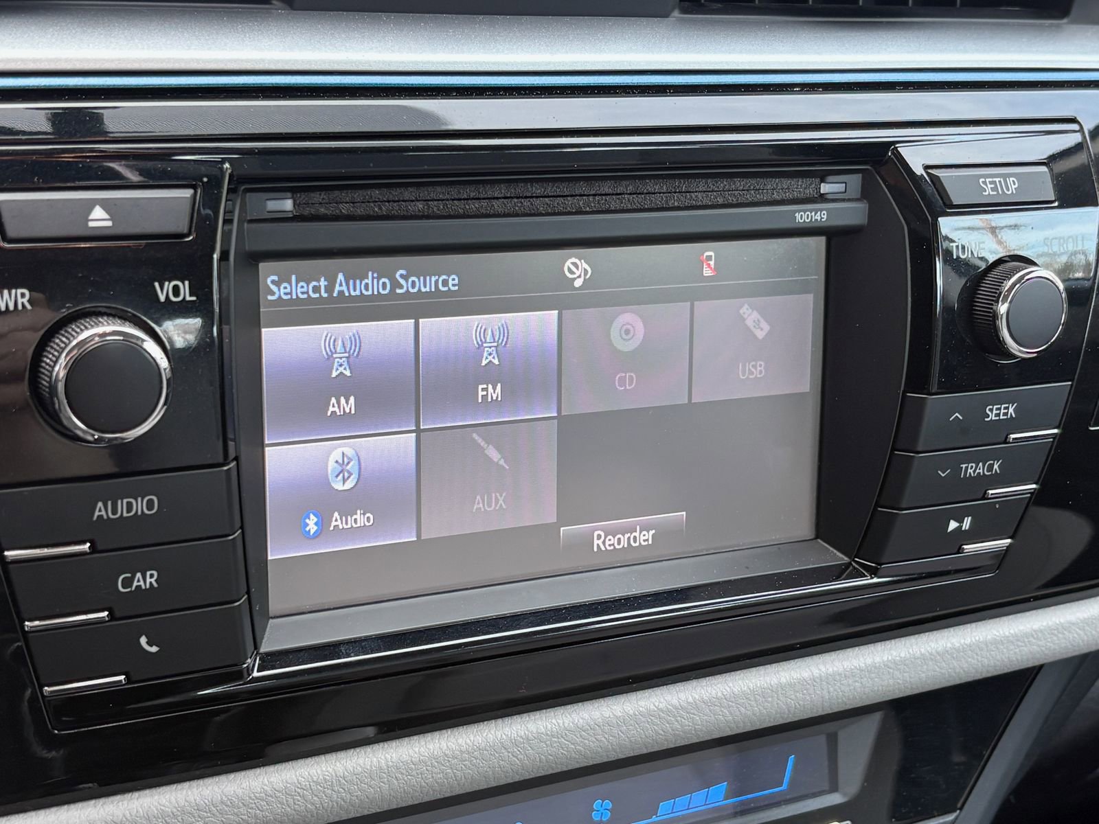 Used 2014 Toyota Corolla LE FWD image 29