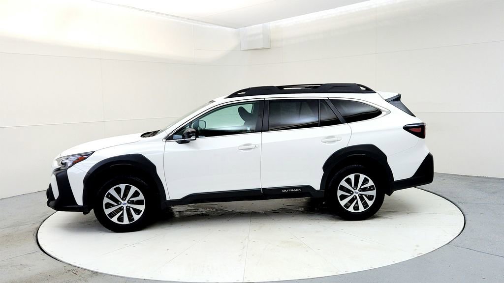 Used 2024 Subaru Outback Premium AWD/4WD image 3