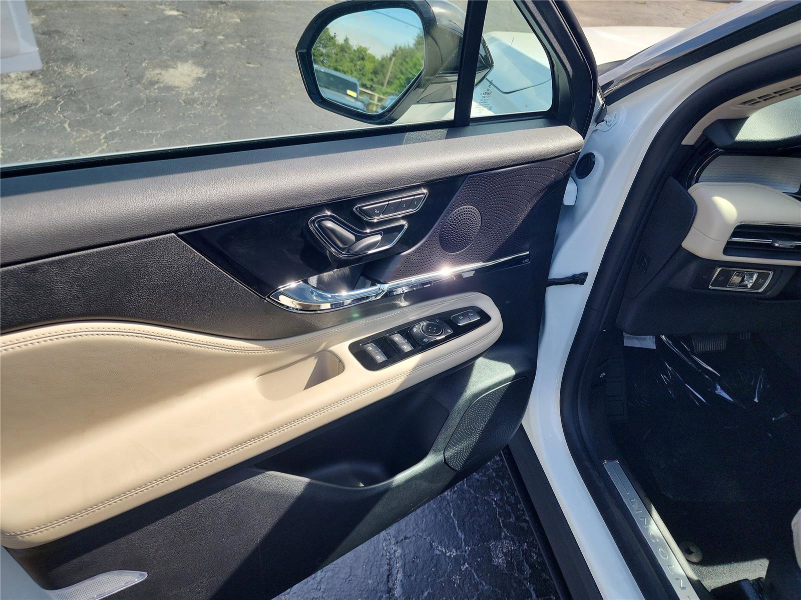 New 2026 Lincoln Corsair Premiere image 12