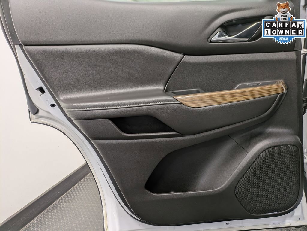 Used 2023 GMC Acadia SLE w/ Driver Convenience Package image 23