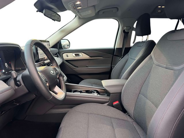 Used 2026 Ford Explorer Active AWD/4WD image 21