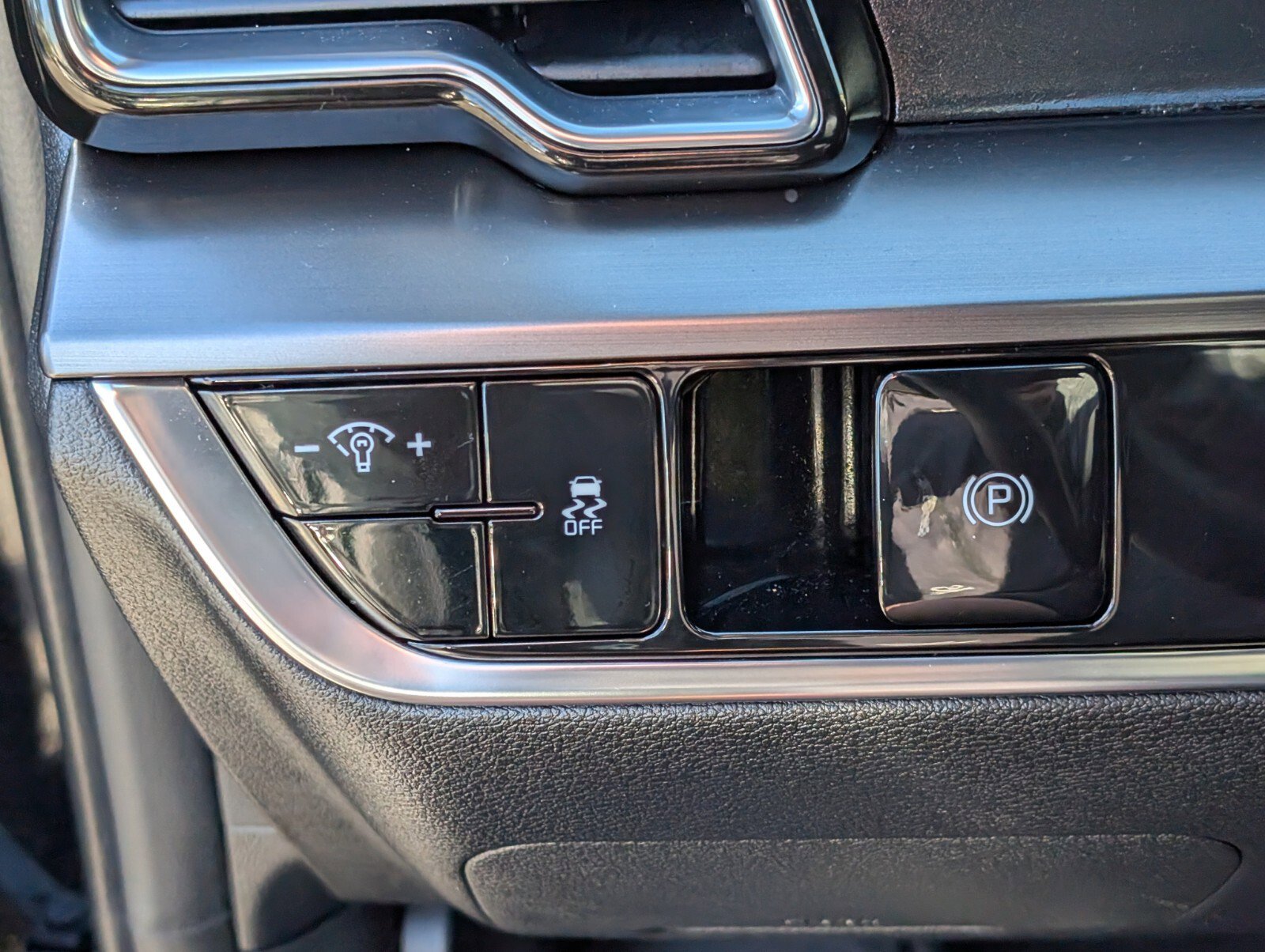 Used 2025 Kia Sportage EX image 32