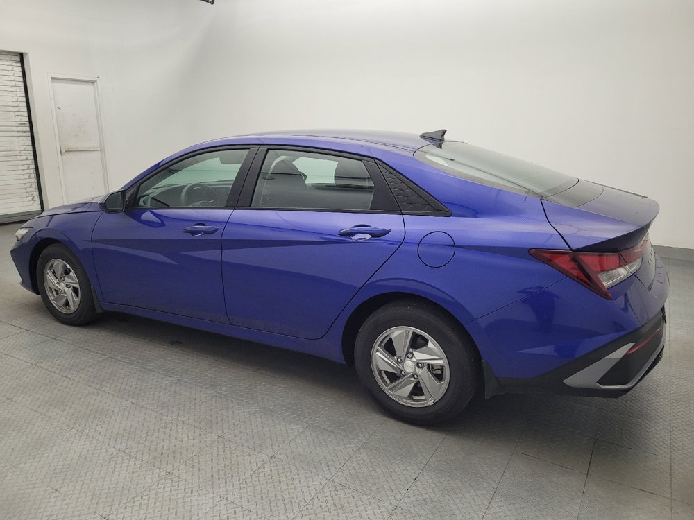 Used 2025 Hyundai Elantra SE FWD image 10