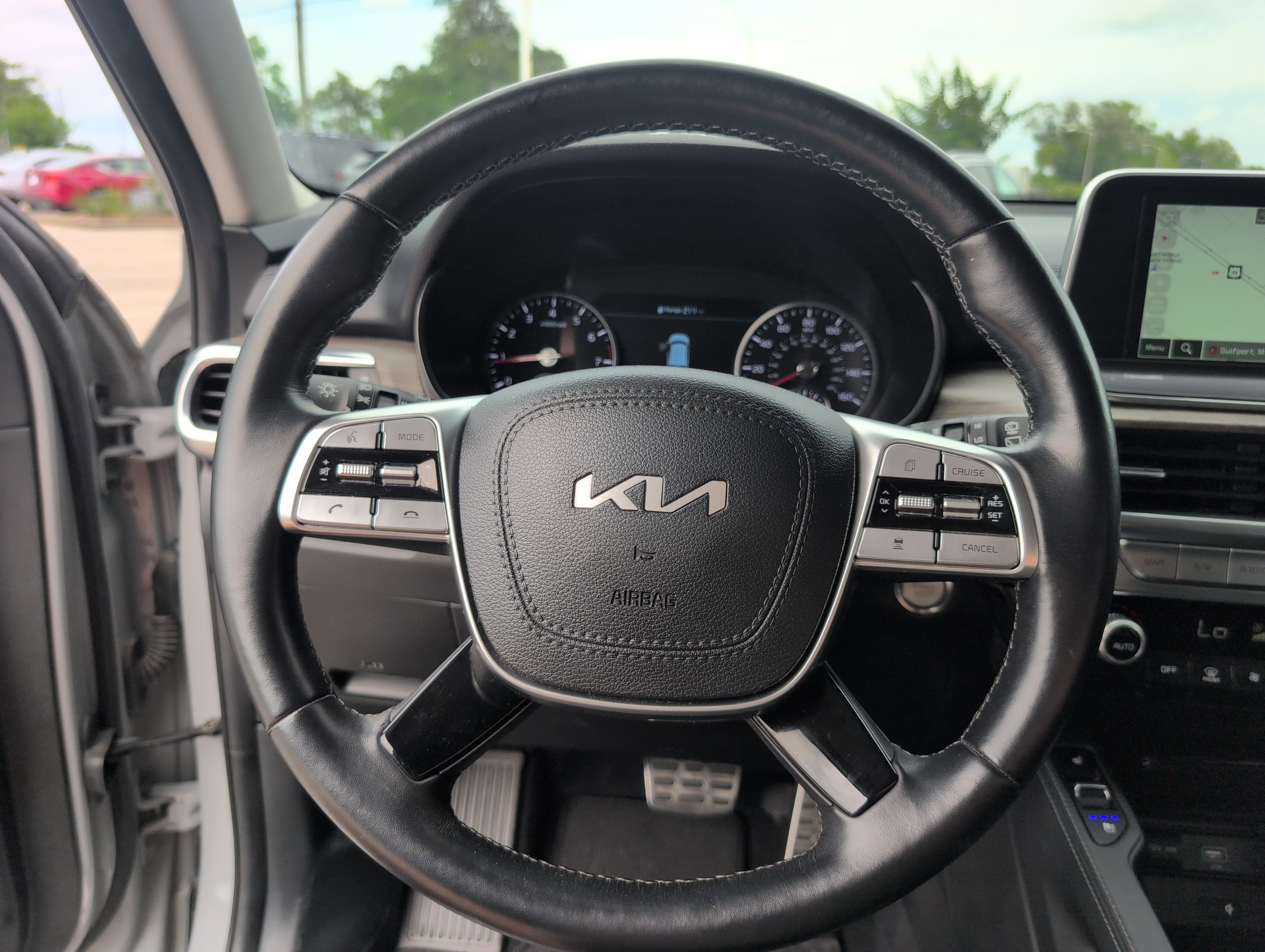 Used 2022 Kia Telluride SX w/ Nightfall Edition Package AWD/4WD image 26