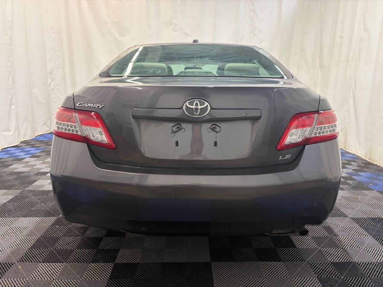 Used 2011 Toyota Camry LE image 7