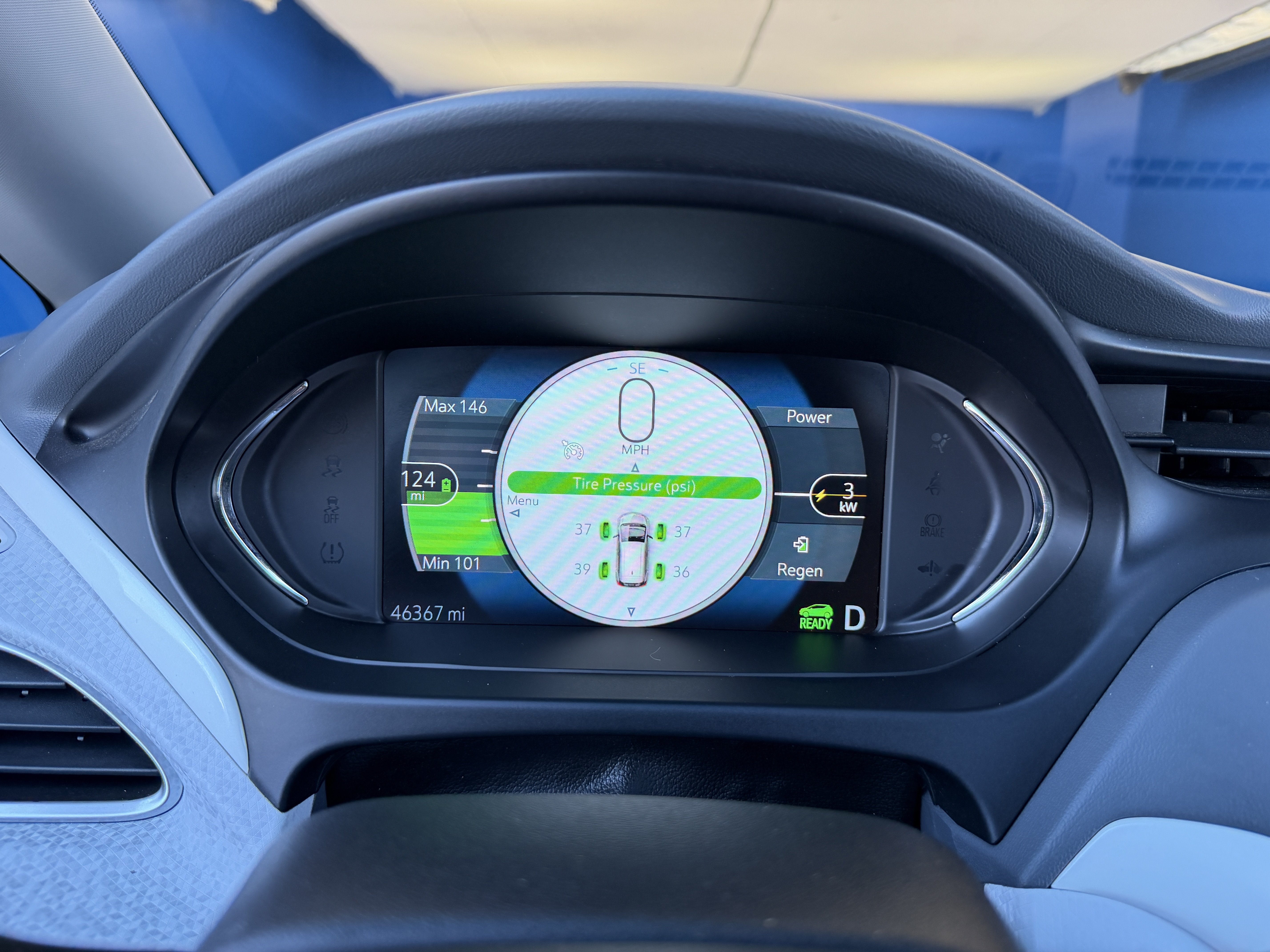Used 2020 Chevrolet Bolt Premier w/ Infotainment Package FWD image 17
