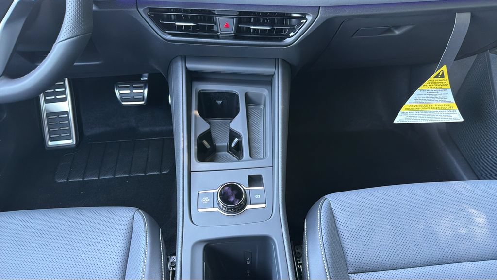 New 2026 Volkswagen Tiguan SE R-Line FWD image 17
