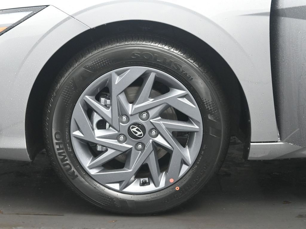 New 2026 Hyundai Elantra Hybrid FWD image 34
