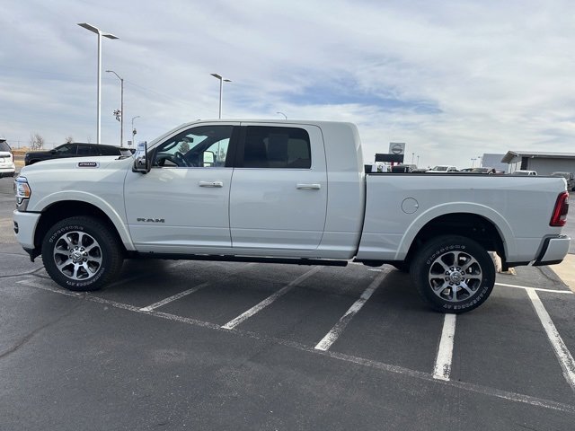 Used 2024 RAM 2500 Limited w/ Towing Technology Group image 4