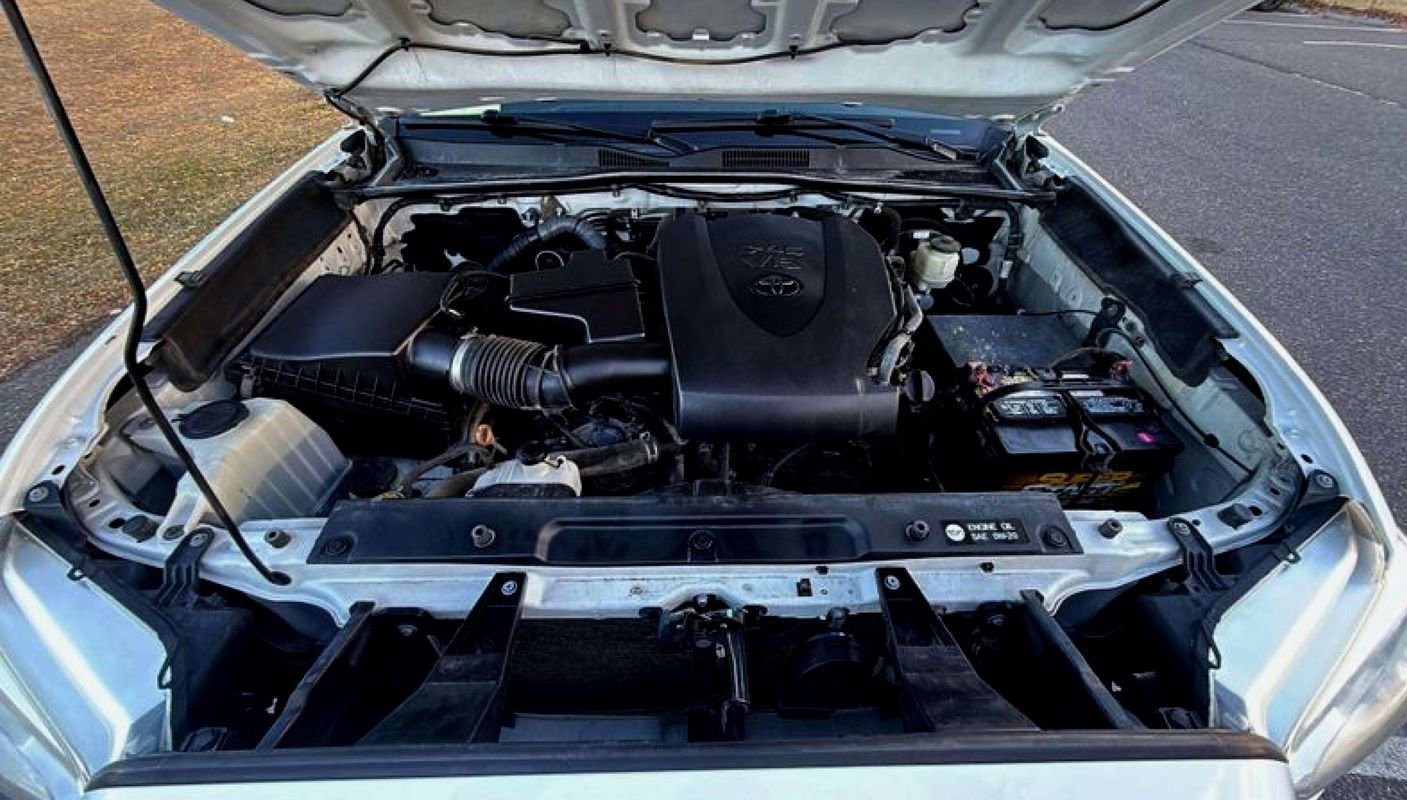 Used 2017 Toyota Tacoma SR5 image 25