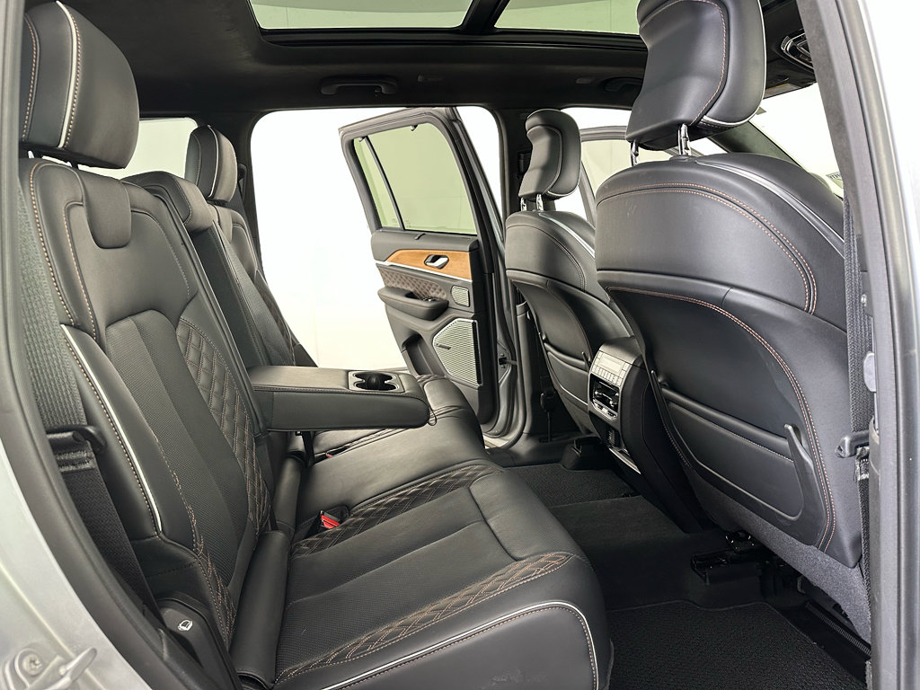 Used 2022 Jeep Grand Cherokee Summit AWD/4WD image 29