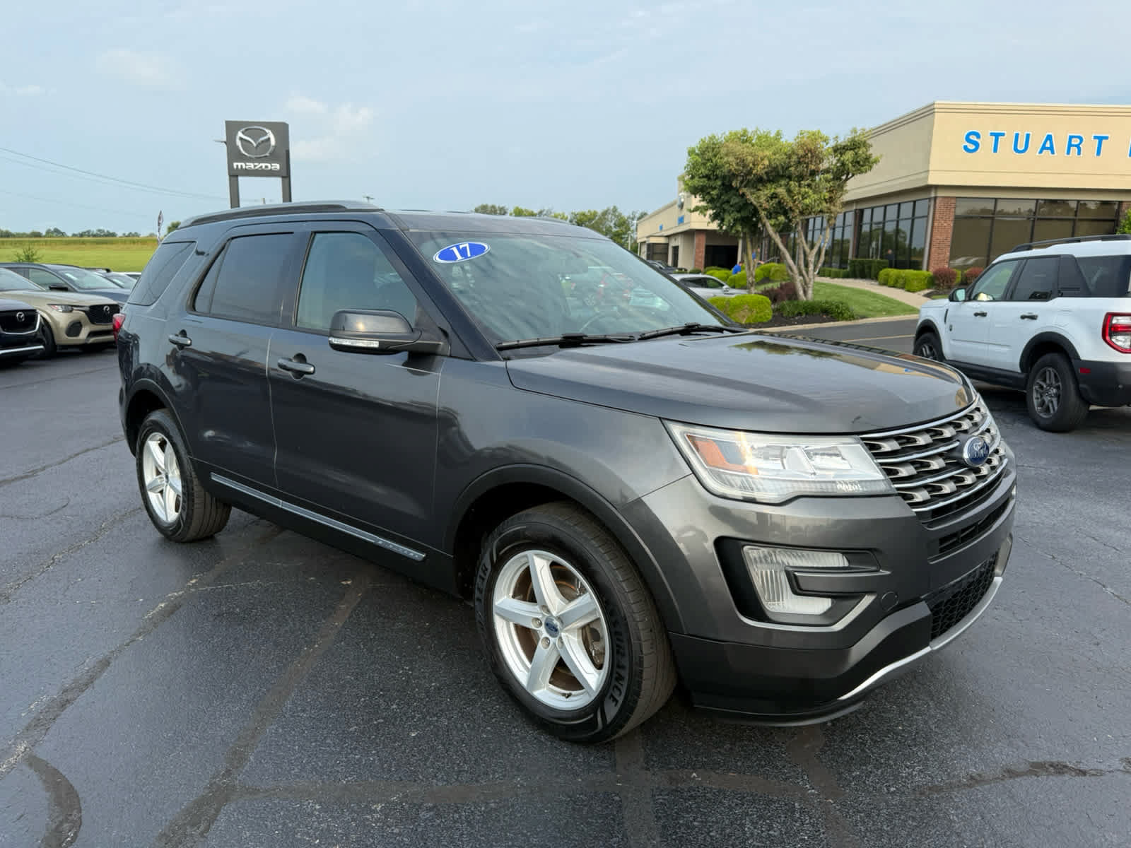 Used 2017 Ford Explorer XLT AWD/4WD video 1