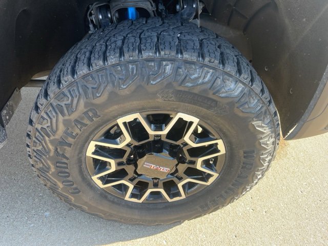 Used 2025 GMC Sierra 2500 AT4X w/ Snow Plow Prep/Camper Package image 63