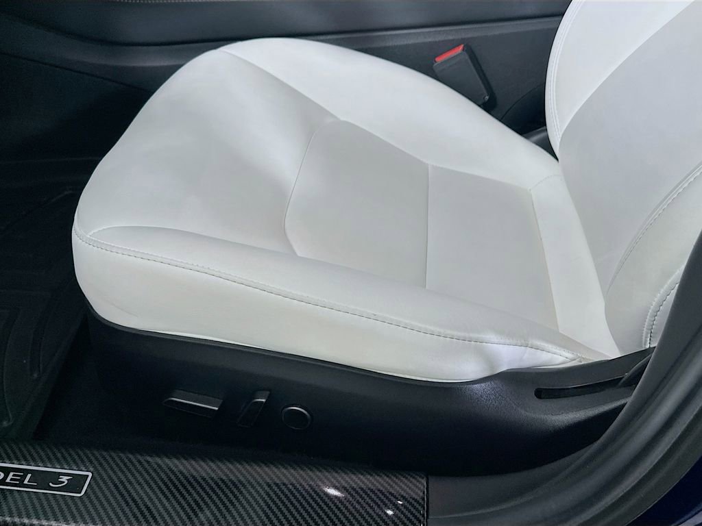 Used 2021 Tesla Model 3 Standard Range Plus image 9