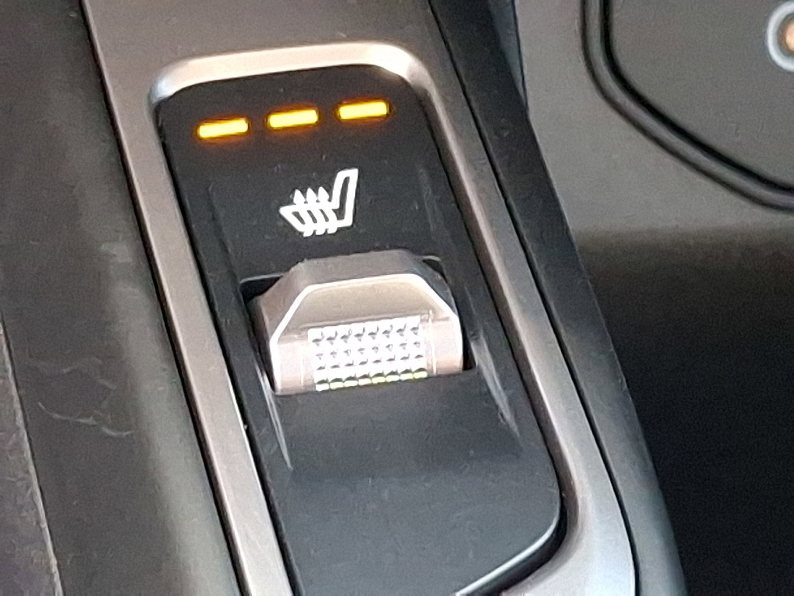 New 2025 Kia Sorento EX w/ EX Panoramic Sunroof Package image 16