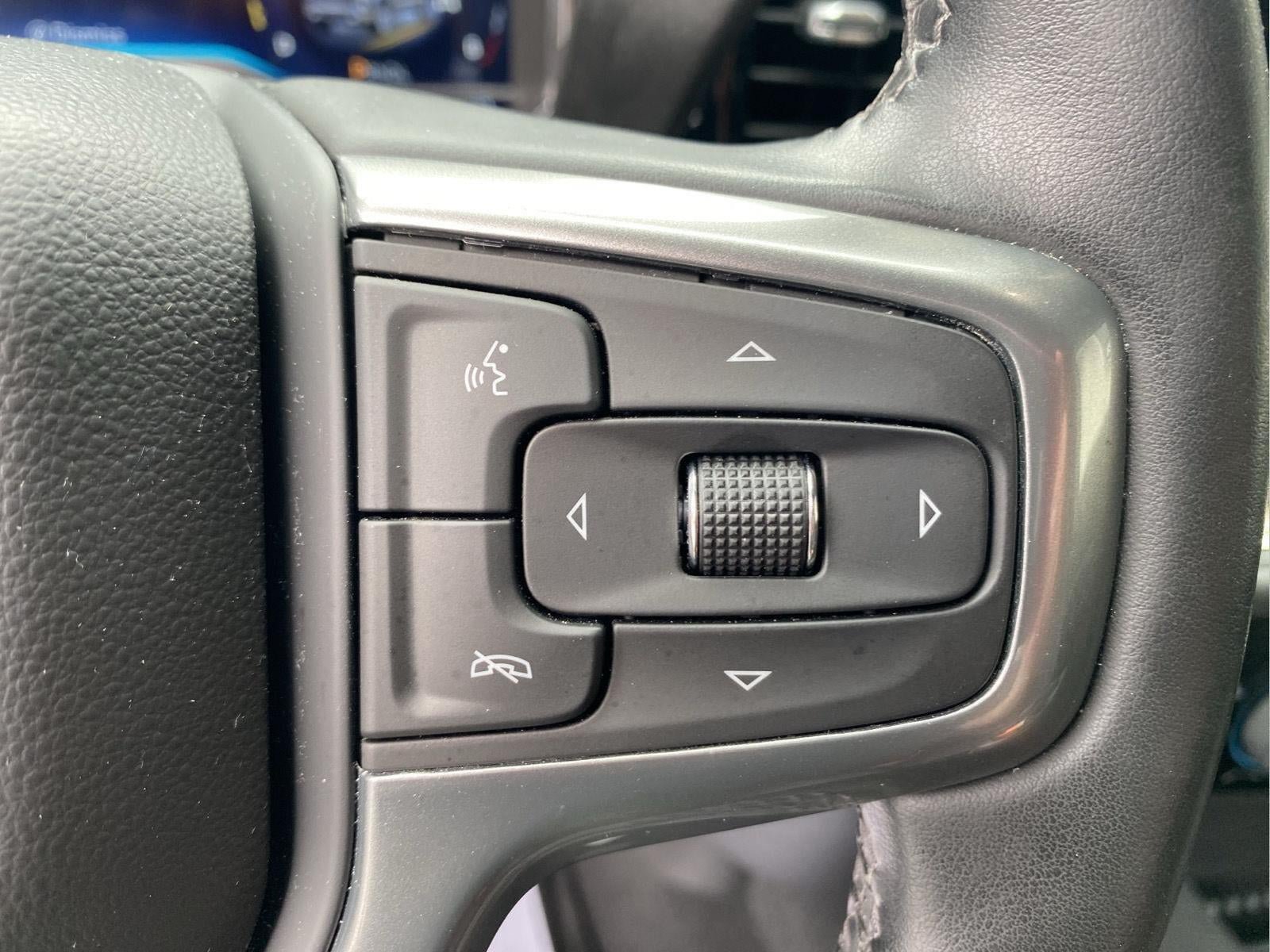 Used 2023 Chevrolet Silverado 1500 LT AWD/4WD image 33