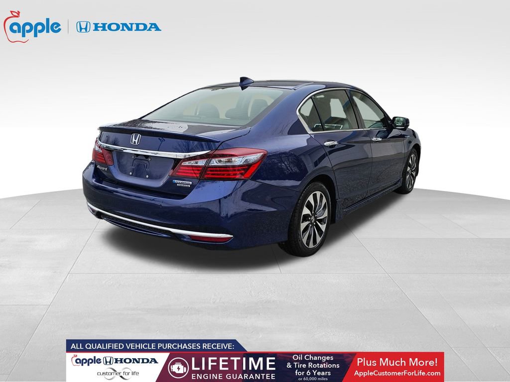 Used 2017 Honda Accord Touring image 4